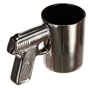 Strieborný hrnček s pištoľovou rukoväťou, Hasta la vista baby