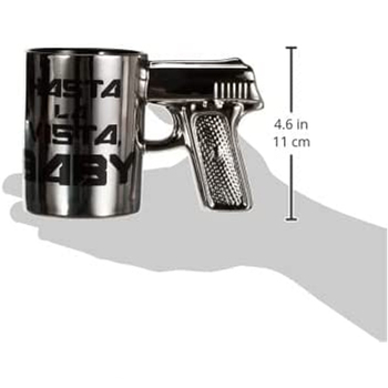 Strieborný hrnček s pištoľovou rukoväťou, Hasta la vista baby